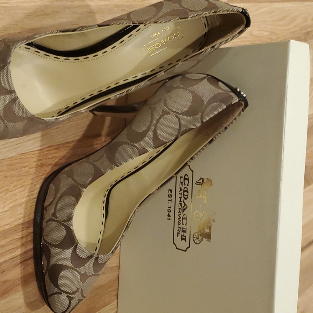 Coach Shoes Heels size 8.5